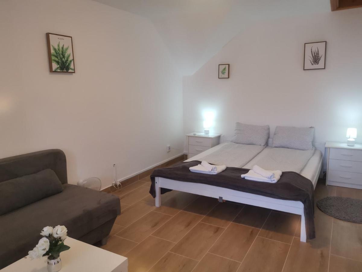 Hella Vendégház Eger Esterno foto